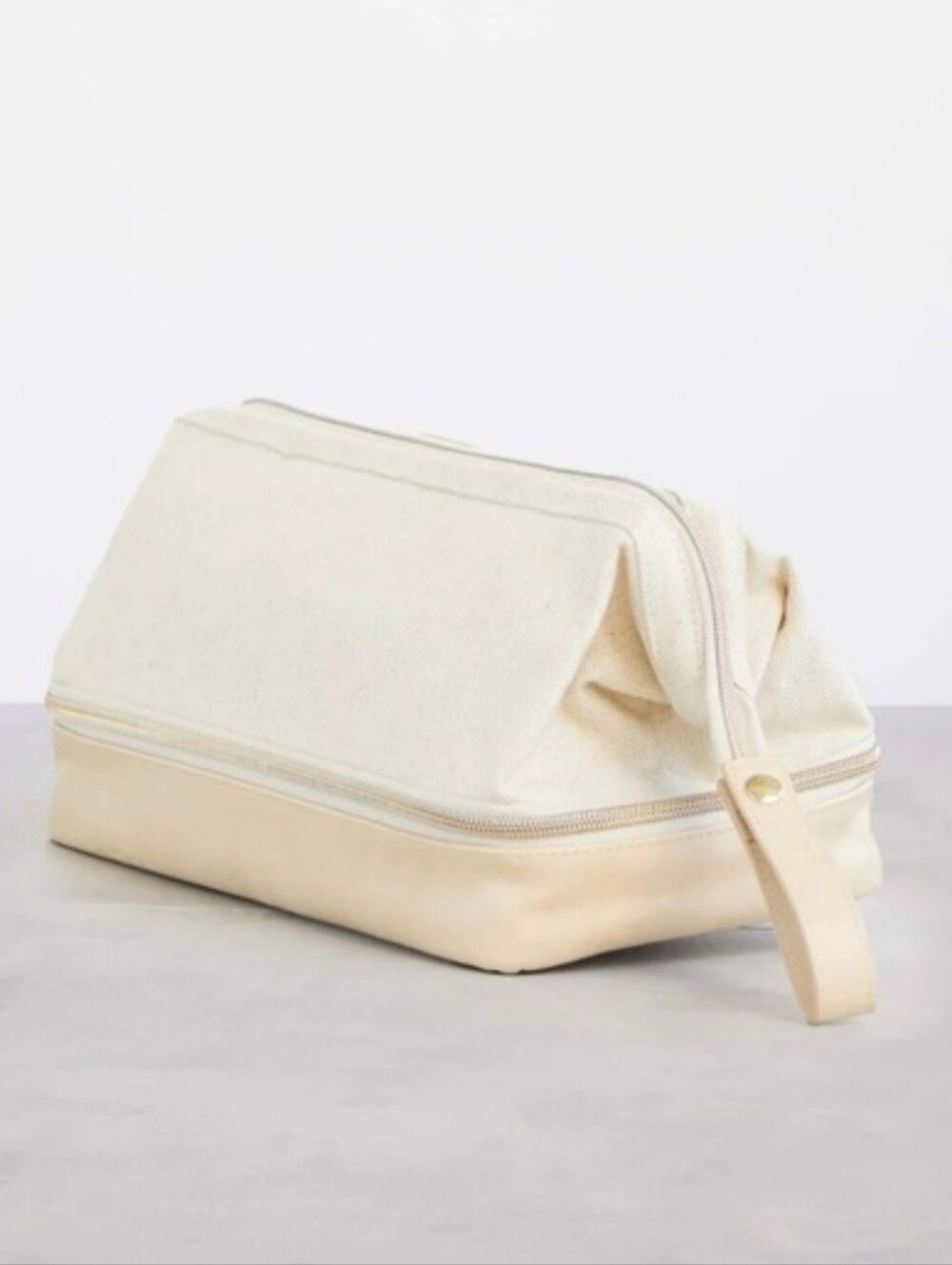 Beis The Dopp Kit Toiletries Bag Travel Cosmetics and Essentials Bag
